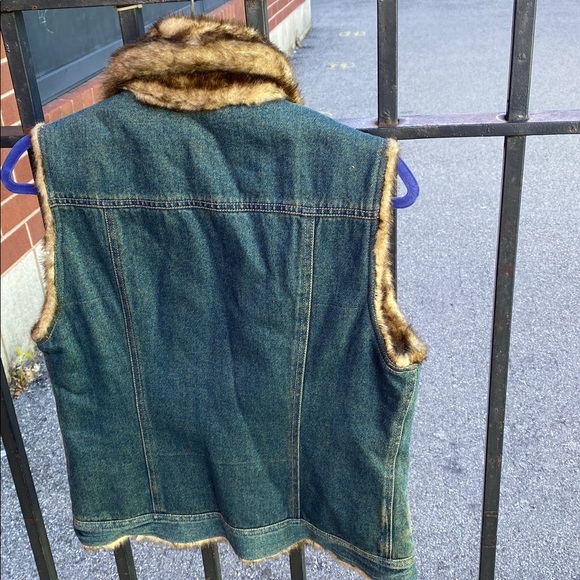Braetan Denim Vest with Faux Fur Collar - Picture 4 of 6